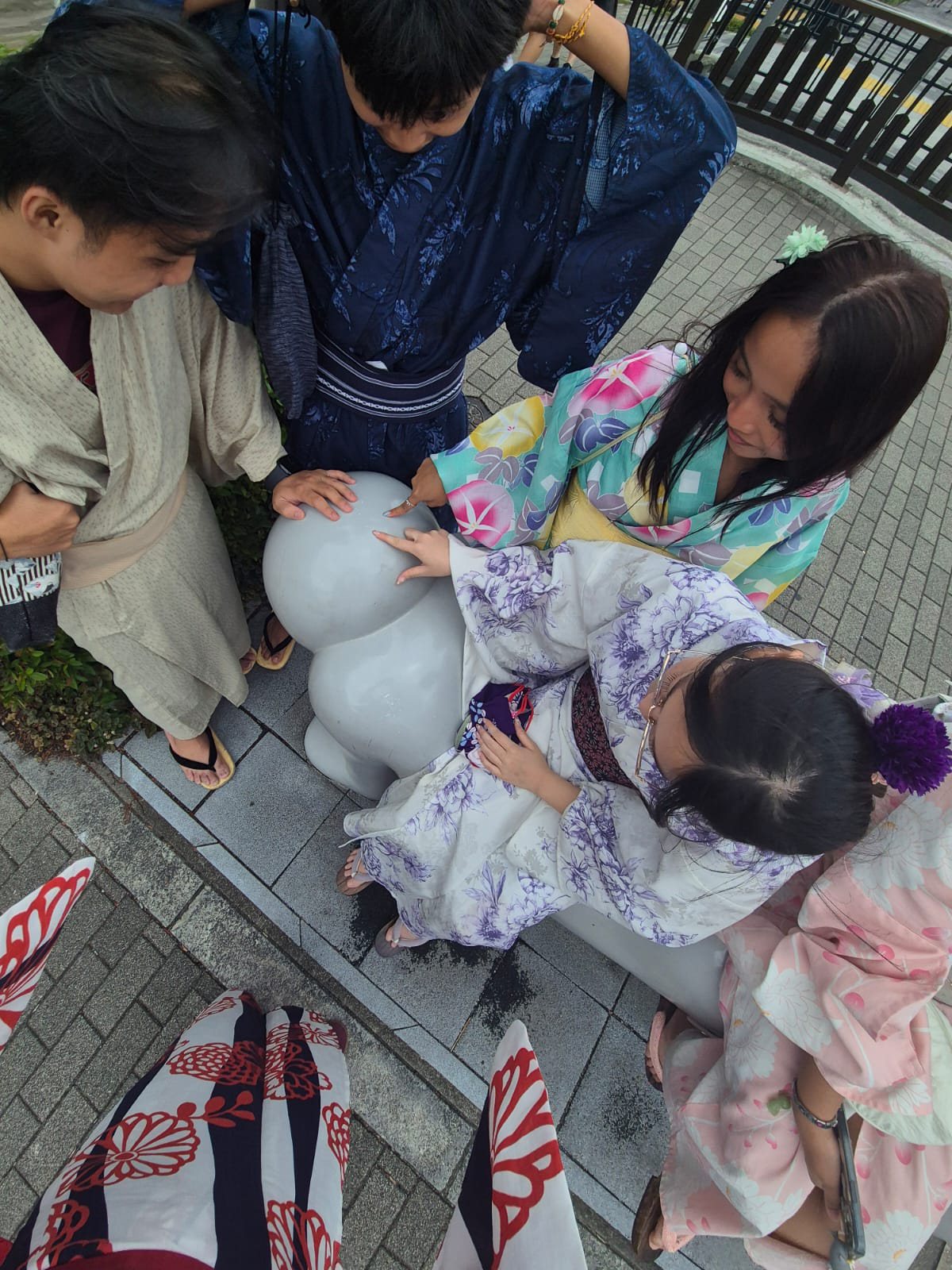 YIS students in kimono exploring Asakusa